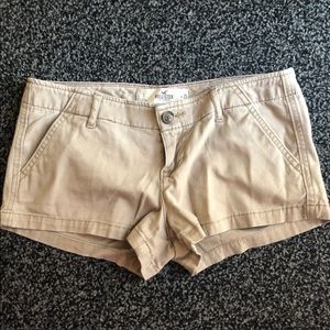 Hollister | Tan Shorts